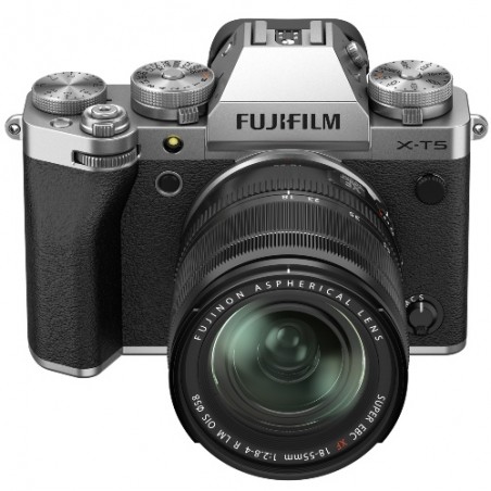 Camará Fujifilm XT5 + 18-55mm F2.8-4